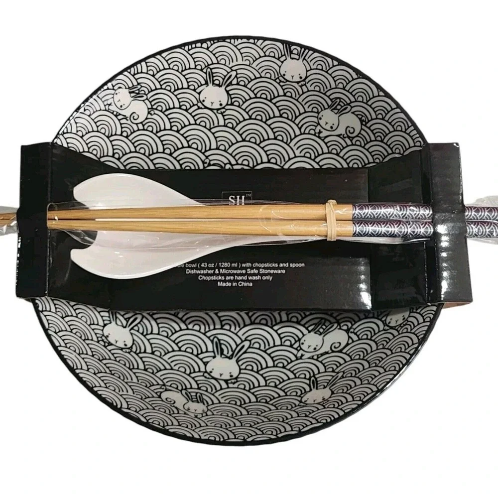 SH Home Ceramic Ramen Noodle Bowl Set 43oz Chopsticks Spoon Black Bunnies Waves